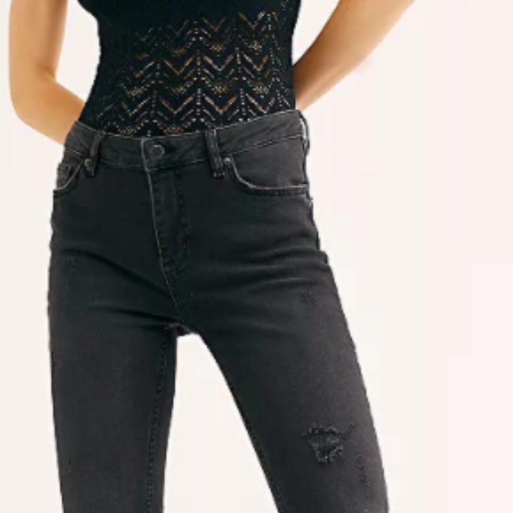 NWOT Free People Distressed Jeans - Picture 5 of 11